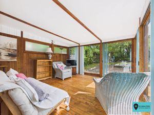 Sun Room / Studio - click for photo gallery